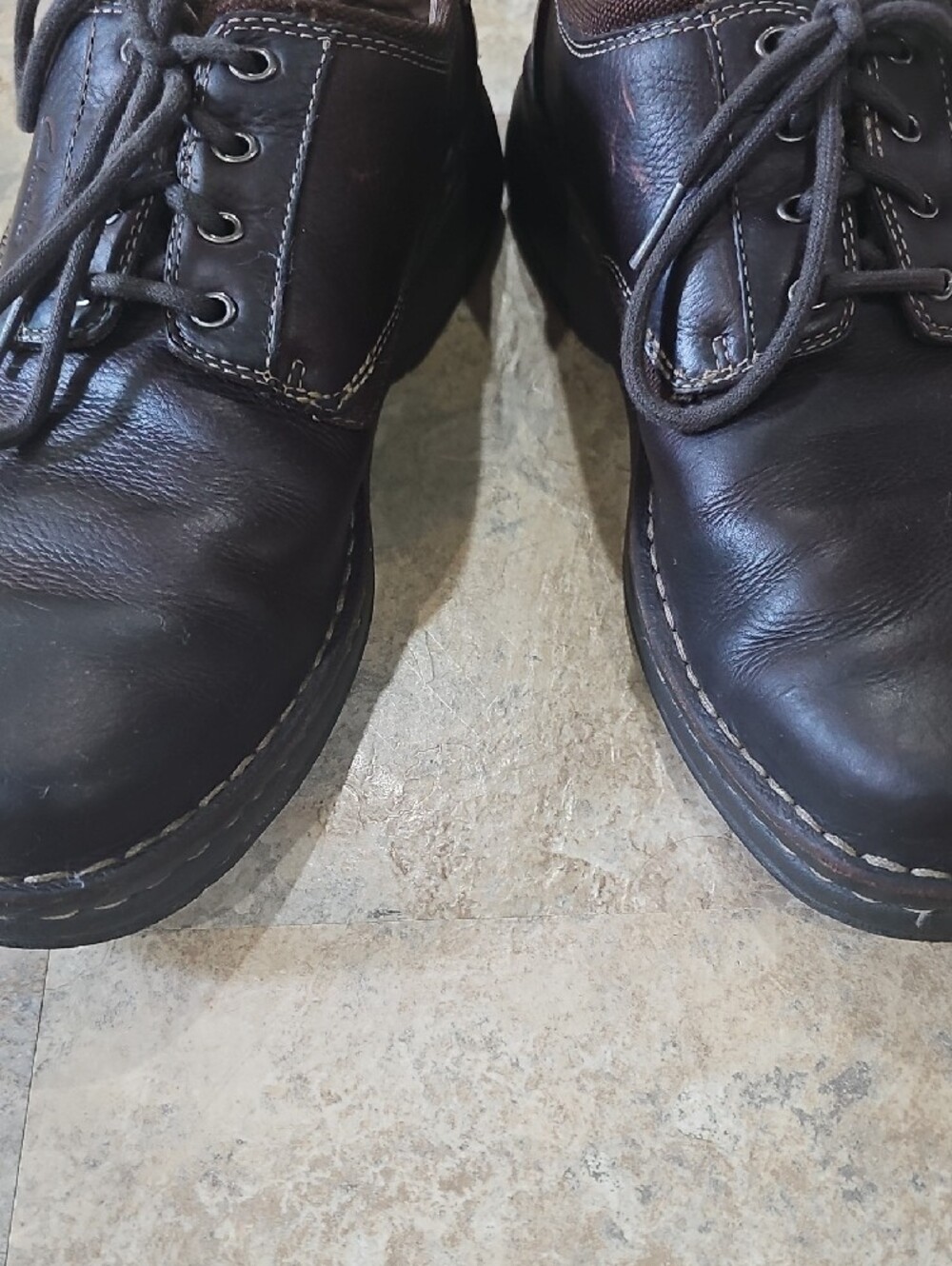 Clarks Men's Dark Brown Lace-Up Leather Oxfords - Picture 6 of 9